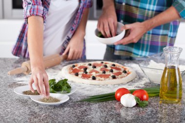 ev yapımı pizza pişirme önce