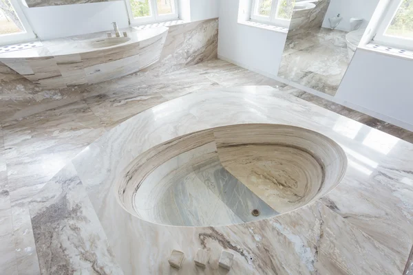 Lavabo en marbre dans la salle de bain de luxe — Photo