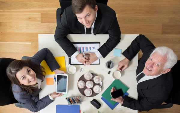 Smiling office workers — Stock Photo, Image