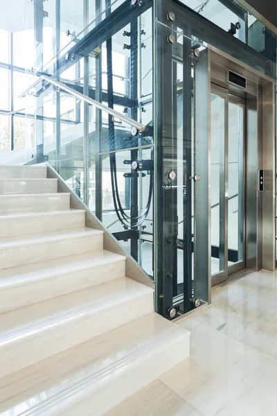 Elevator in the business office — Stock Photo, Image