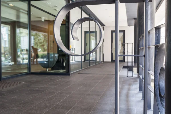 Entry to modern building — Stock Photo, Image
