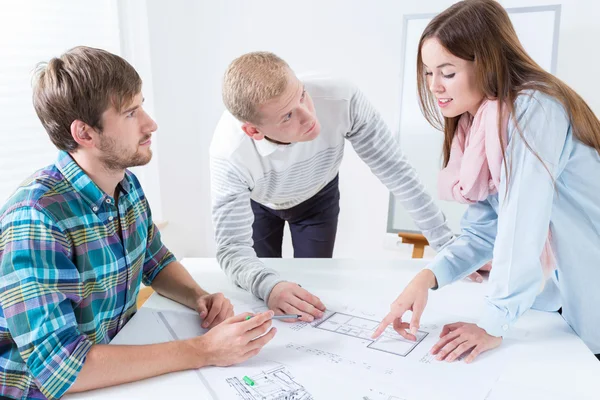 Businesspeople working hard in office — Stock Photo, Image