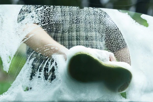 Schiuma sul finestrino dell'auto — Foto Stock