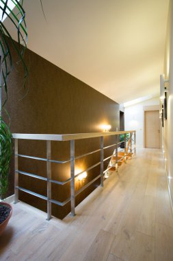 Ahşap zemin ile koridor