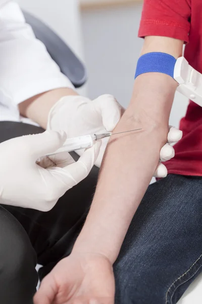 Pobieranie próbek krwi — Zdjęcie stockowe