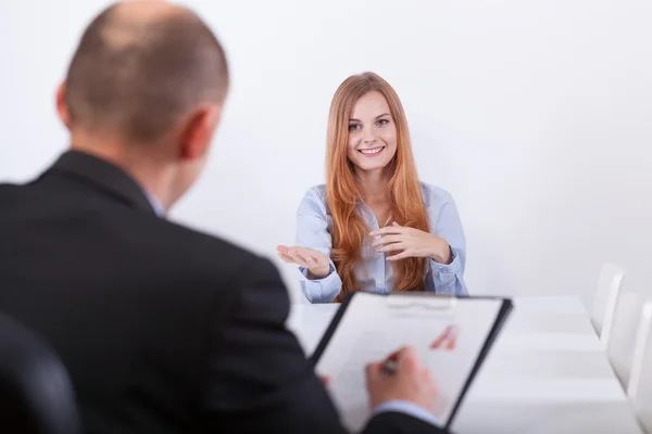 A confident and smiling girl — Stock Photo, Image