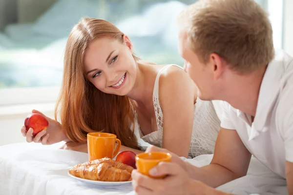 Couple and theirs breakfast — Stock Photo, Image