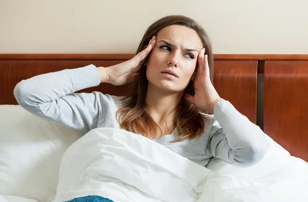 Woman having migraine — Stock Photo, Image