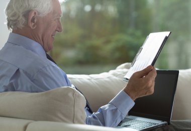 İş sütunları analiz işadamı emekli