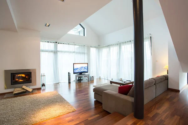 Sala de estar em design tradicional — Fotografia de Stock