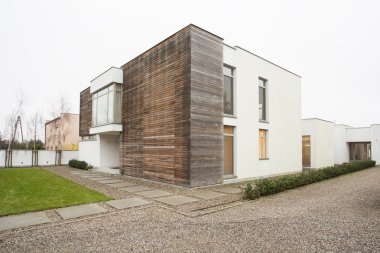 Pahalı ve tasarlanmış ev