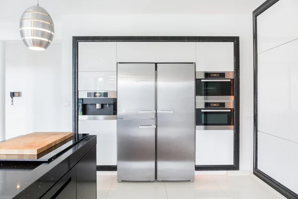 Cucina costosa in casa moderna — Foto Stock