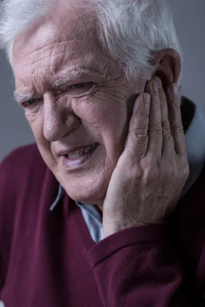Senior man met kiespijn — Stockfoto