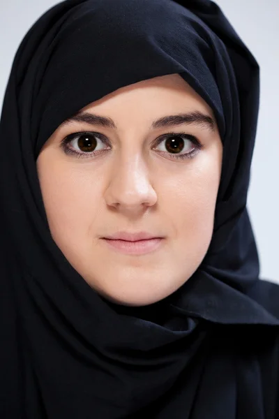 Nahaufnahme einer muslimischen Frau — Stockfoto