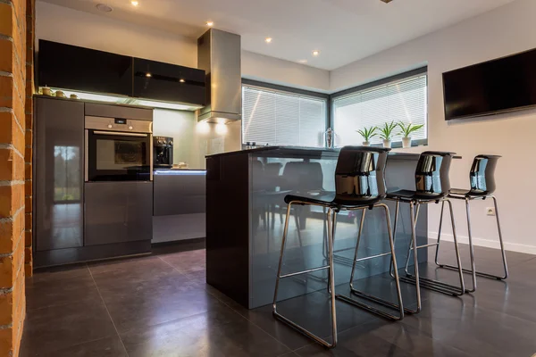 Cozinha com sala de jantar — Fotografia de Stock