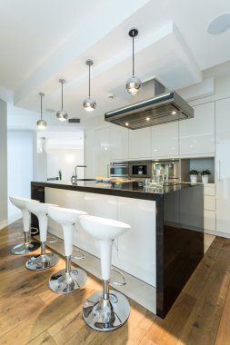 Modern mutfak ahşap zemin