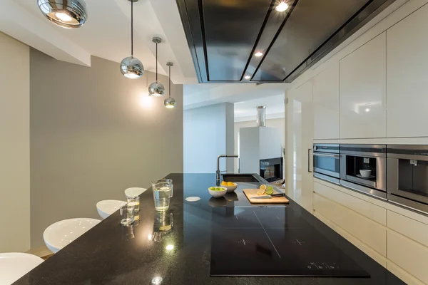 Kitchen in a modern apartment — Stock Photo, Image