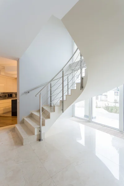 Escalier intérieur appartement beige — Photo