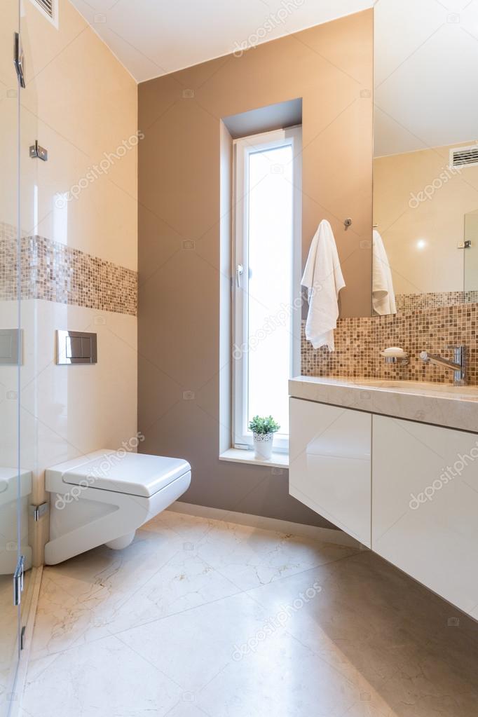 Beige badrum i lägenheten — stockfotografi © photographee.eu #64117333