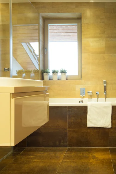 Expensive bathroom inside new house — Stock Photo, Image