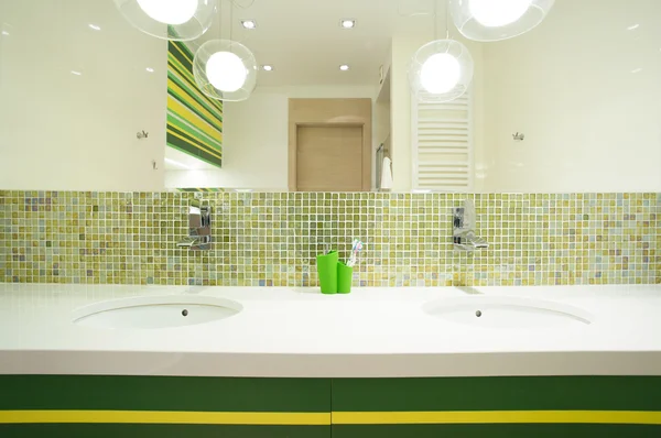 Lavabo double dans une maison moderne — Photo