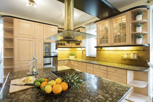 Traditional style kitchen — Stock Photo, Image