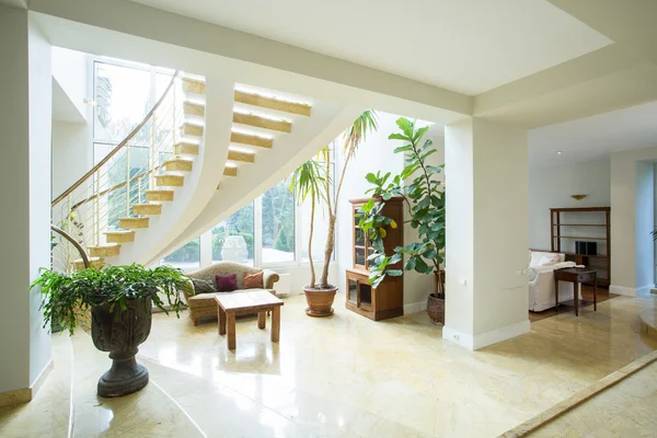 Open space inside greek style house — Stock Photo, Image