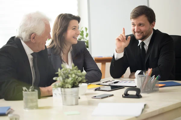 Kidding zakenman — Stockfoto