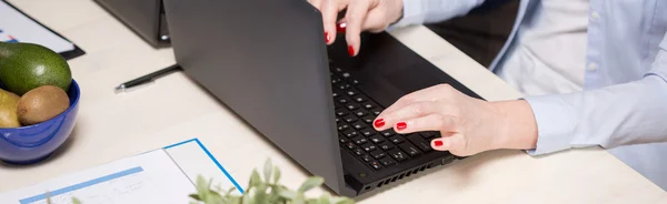 Elegant older businesswoman — Stock Photo, Image