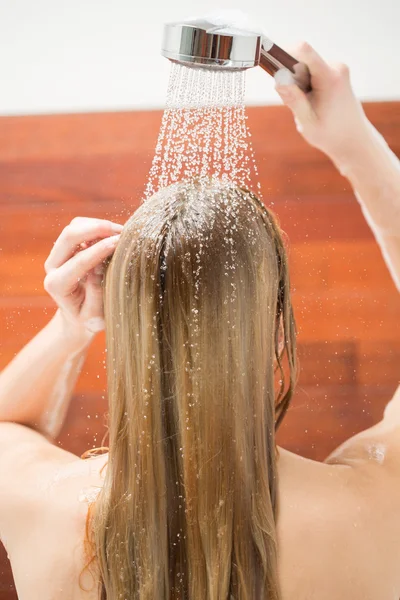 Lavare i capelli — Foto Stock