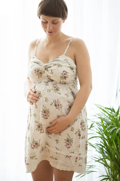 Criança grávida — Fotografia de Stock