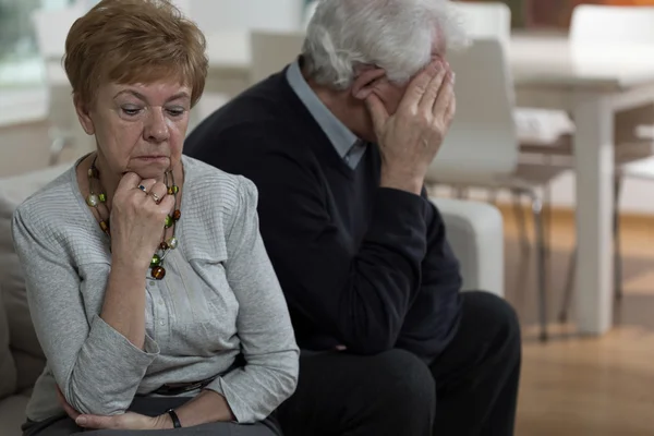 Senior vrouw wordt beledigd — Stockfoto