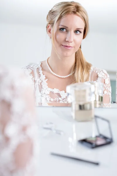 Bride with ready makeup — Stock Photo, Image