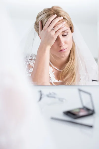 Sad bride before the wedding — Stock Photo, Image