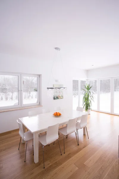 Sala de jantar em estilo minimalista — Fotografia de Stock