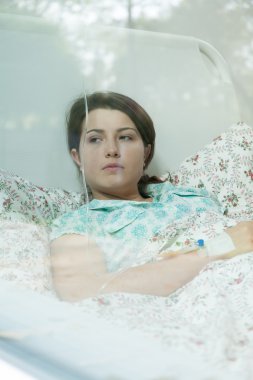 Kemoterapi ile endişe kız 