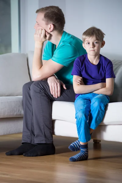 Kampen mellan son och pappa — Stockfoto