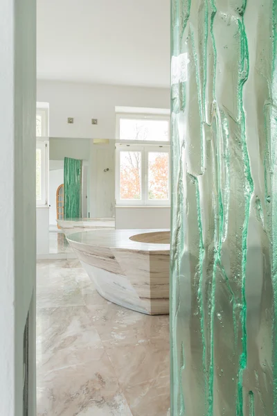 Interior caro com piso de mármore — Fotografia de Stock