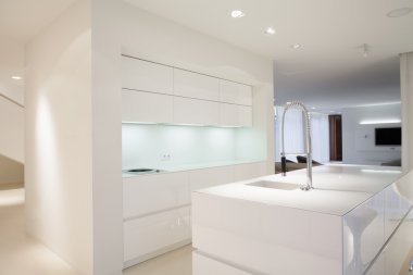 Parlak mutfak iç mimarisi