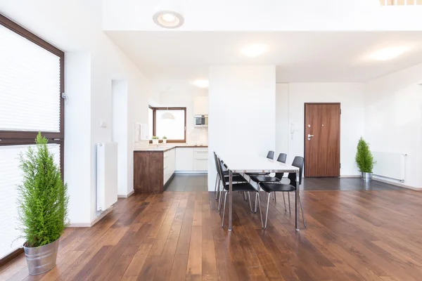 Wooden parquet and white walls — Stock Photo, Image