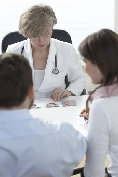 Deciding about appearance IVF baby — Stock Photo, Image