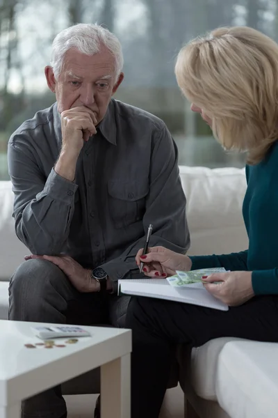 Analyseren van huis begroting — Stockfoto