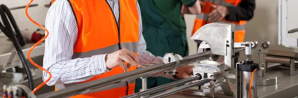 Production workers during production process — Stock Photo, Image