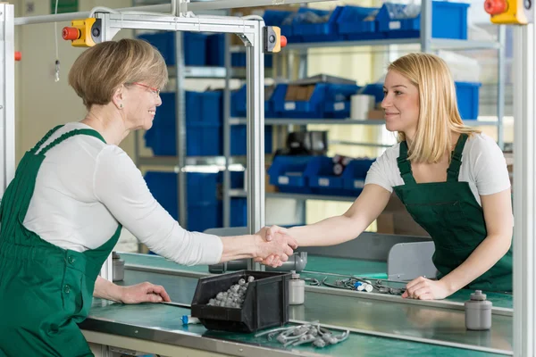 Female line workers — Stock Photo, Image