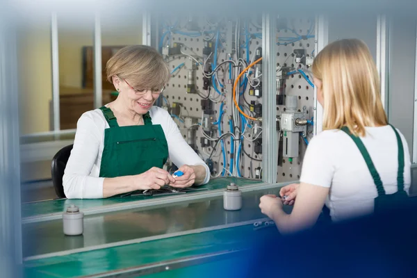 Production line in manufacturing centre — Stock Photo, Image
