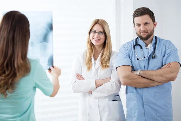 Médicos en el trabajo — Foto de Stock