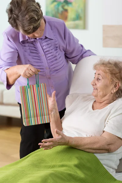 Geschenk für kranken Freund — Stockfoto