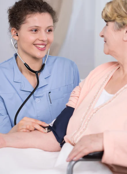 Paciente con hipertensión — Foto de Stock