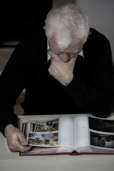 Einsamer reifer Mann — Stockfoto