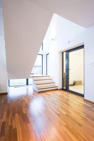 Treppe auf dem Fußboden — Stockfoto